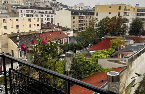 Le Kremlin-Bicetre Apartment | Cosy apartment with views over Paris