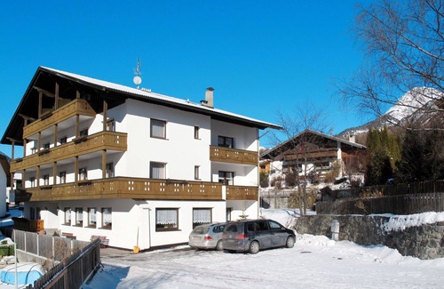 St. Valentin auf der Haide Apartment | Comfortable Apartment for 6 with Balcony & Pet-Friendly Perks