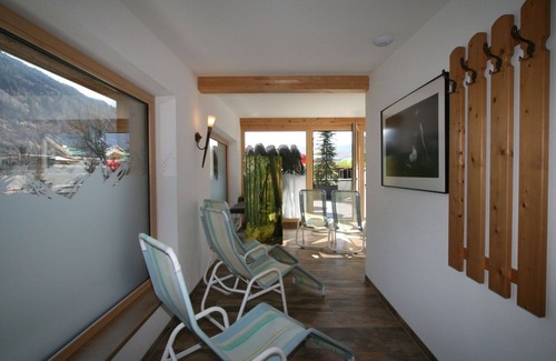 Uderns Apartment | Cozy Apartment for 6 with Lake View, WIFI & Parking