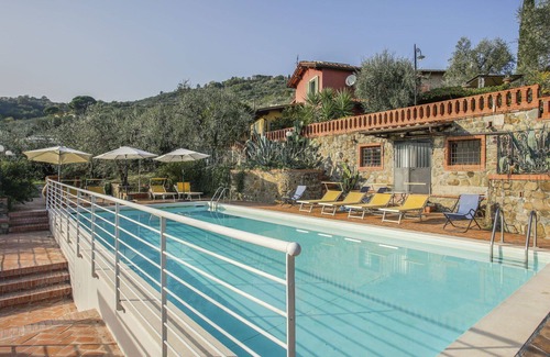 Pieve a Nievole Apartment | Cozy Apartment for 3 with Pool, Hot Tub & Pet Friendly