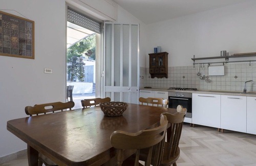 Torre Vado Apartment | Welcoming Apartment for 8 with Oceanfront Views & Pets Allowed