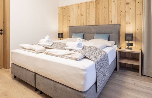 Reith bei Kitzbuehel Apartment | Cosy apartment for 6 guests with hot tub, WIFI, TV, balcony, pets allowed and parking