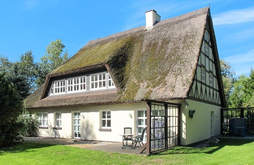 Altenkirchen Villa | Cozy Villa Apartment for Two with Ocean View and Wi-Fi