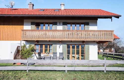 Bad Heilbrunn Apartment | Cozy "Bergblick" Apartment with Garden, Terrace & Lake View