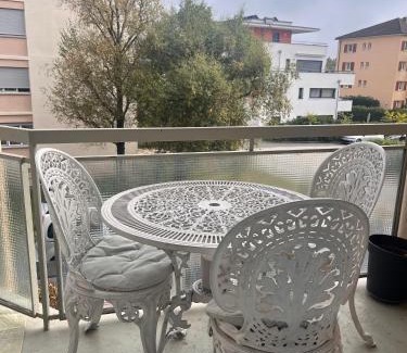 Nyon Apartment | Ideal 1 Bedroom Apartment for Your Business Getaway