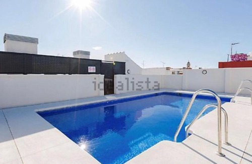 La Merced Apartment | Pet-Friendly City Centre Apartment with Parking & Pool