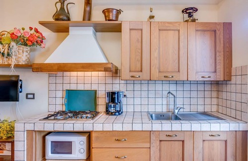 Giugnano Apartment | Cozy Apartment for 5 with Pool, Pets Welcome & Parking