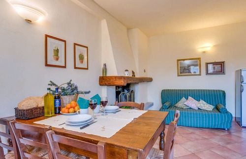 Giugnano Apartment | Cozy Apartment for 5 with Pool, Pets Welcome & Parking
