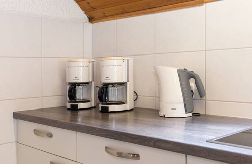 Immerath Apartment | Comfortable Apartment for 12 with Balcony & Pet Friendly