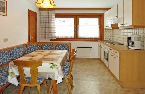 Schwendau Apartment | Spacious Apartment for 24 Guests with Balcony & Parking