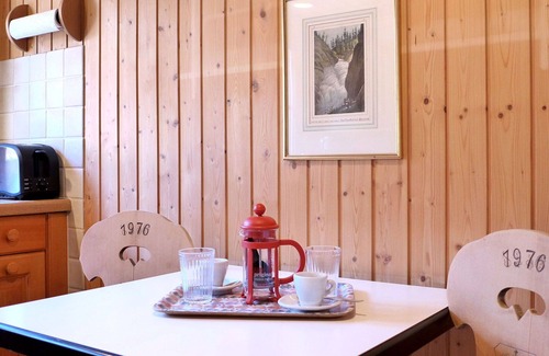 Meiringen Apartment | Cozy Apartment for Two with WIFI, Patio & Scenic Views