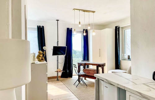 Gera Lario Apartment | Cosy apartment for 2 guests with WIFI, A/C, TV, terrace and parking