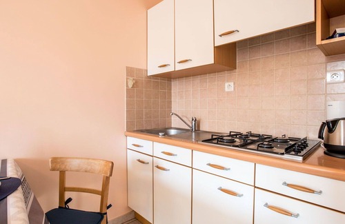 Carnac Apartment | Cozy Apartment for 2 with Ocean View and Pet-Friendly Perks