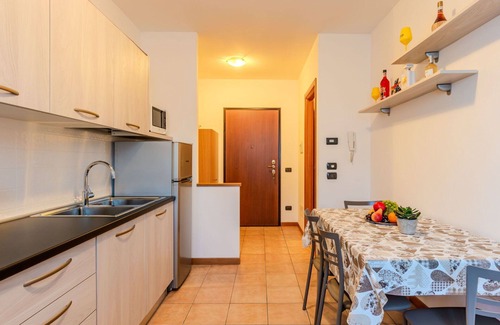 Dongo Apartment | Cosy apartment for 2 guests with WIFI, TV, balcony and parking