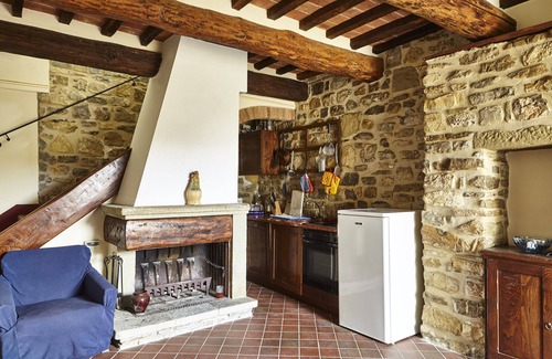 Capolona Apartment | Charming Apartment with Pool, Pets Welcome & Panoramic Views