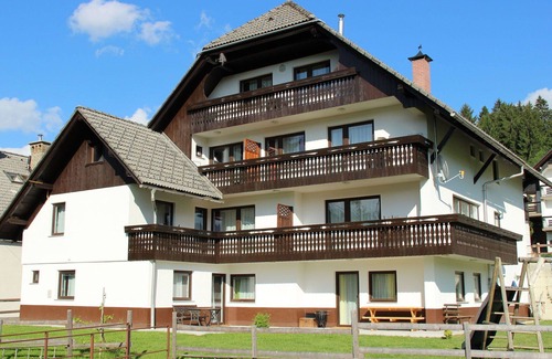 Bohinjska Bistrica Apartment | Cozy Apartment for Two with WiFi, Pets Welcome & Views