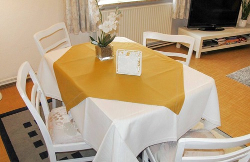 Armstorf Apartment | Cosy apartment for 3 people with WIFI, TV, patio and parking