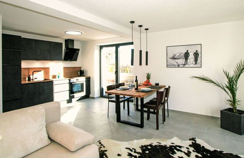 Axams Apartment | Cosy apartment for 3 guests with WIFI, TV, terrace and parking