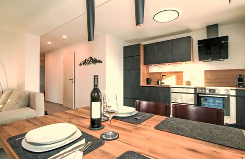 Axams Apartment | Cosy apartment for 3 guests with WIFI, TV, terrace and parking