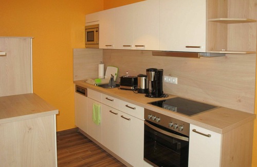 Splietsdorf Apartment | Cozy Apartment for 3 with WIFI, Balcony, and Parking