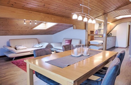 Brienz Apartment | Inviting Apartment for 4 with Balcony, Parking & WIFI