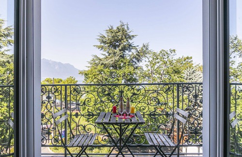 Montreux City Centre Apartment | Cozy Apartment with Balcony, Lake View & Free WIFI