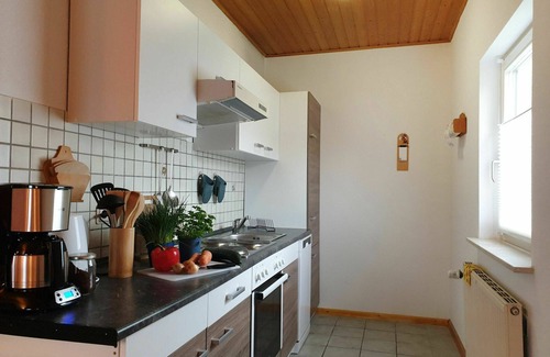 Thalfang Apartment | Cozy Apartment for 4 with WIFI, Terrace & Pet-Friendly Stay