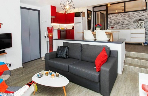 Tossa de Mar Apartment | Cosy apartment for 4 guests with WIFI, A/C, TV and terrace