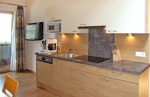 Fendels Apartment | Cozy Apartment for 4 with Lake View and Modern Amenities