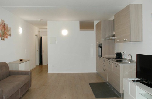 Bigogno Apartment | Cozy Lake View Apartment with Pool and Modern Amenities
