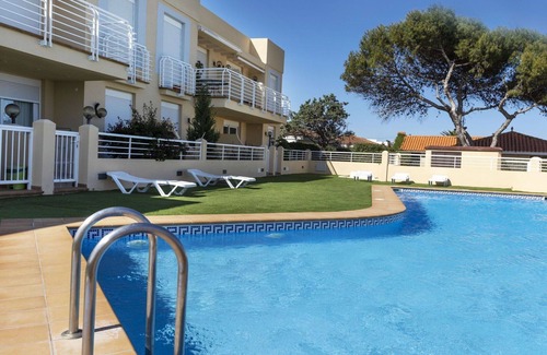 Vinaros Apartment | Cozy Apartment for 4 with Pool and Terrace Access