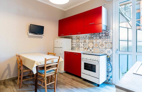 Ceriale Apartment | Cosy apartment for 4 guests with WIFI, TV, terrace and pets allowed