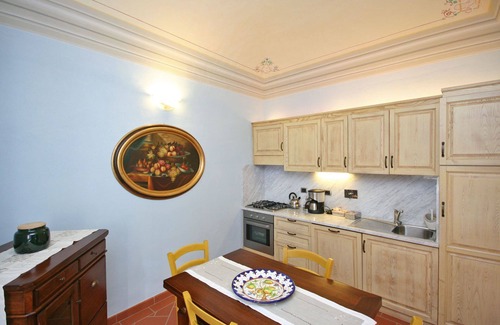 Volterra Apartment | Inviting Apartment for 4 near San Gimignano with Pool