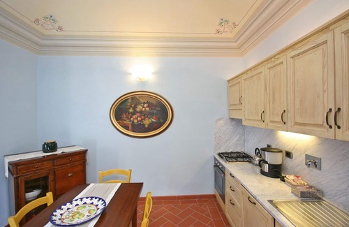 Volterra Apartment | Inviting Apartment for 4 near San Gimignano with Pool