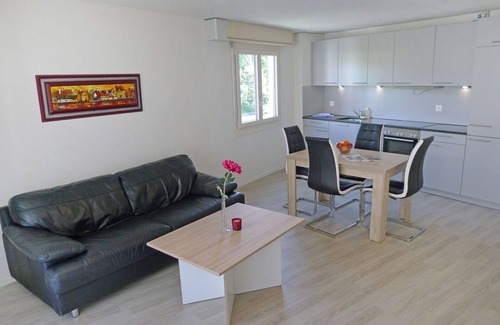 Lucerne Apartment | Cozy Apartment for 4 with Lake View, Balcony & Parking