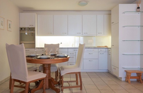 Saanenmoeser Apartment | Cozy Apartment for 4 with WIFI, Balcony & Pet-Friendly