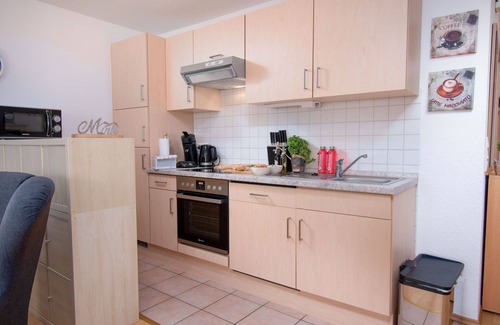 Norddeich Apartment | Cozy Apartment for 4 with Ocean View, Balcony & Parking