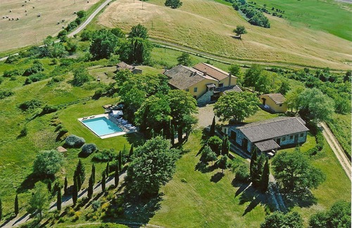 Il Poggio Apartment | Inviting Apartment for 4 with Pool, Pets Welcome & Parking