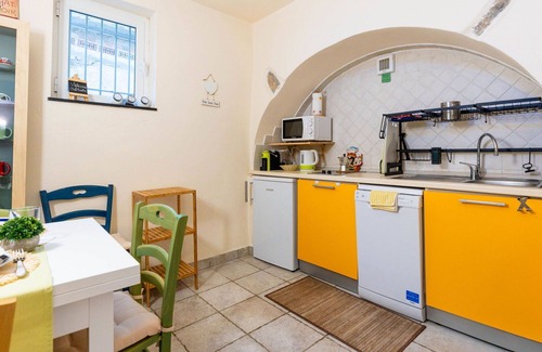 Arnasco Apartment | Cosy apartment for 4 guests with A/C, WIFI, TV and terrace