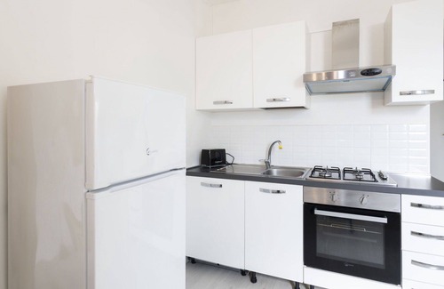 Meina Apartment | Cosy apartment for 4 guests with pool, A/C, TV and parking