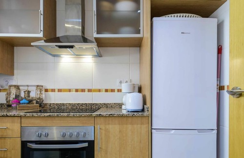 Cabanes Apartment | Cosy apartment for 4 guests with A/C, pool, WIFI, TV, terrace and parking