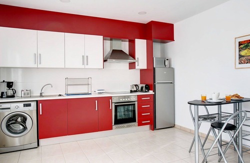Vergel Apartment | Cozy Apartment with Pool, Ocean View & WiFi for 4 Guests