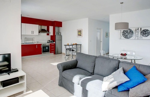 Vergel Apartment | Cozy Apartment with Pool, Ocean View & WiFi for 4 Guests