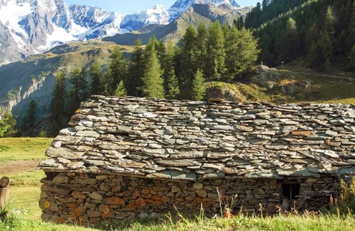 Paquier Apartment | Cosy apartment for 4 guests with WIFI, TV, balcony, pets allowed and parking