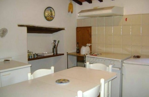 Lucignano Apartment | Inviting Apartment for 4 with Pool & WiFi near Montepulciano
