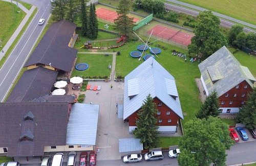 Ostruzna Apartment | Cozy Apartment for 4 with WIFI, Pets Welcome and Parking