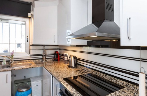 Vinaros Apartment | Charming Apartment for 4 with Pool, A/C, and Pet-Friendly