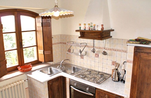 Allerona Apartment | Cozy Apartment for 4 with Pool, Pet-Friendly & Parking