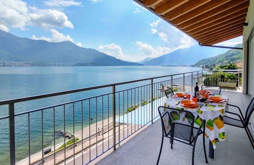 Gera Lario Apartment | Inviting Apartment for 4 with A/C, WiFi, Terrace & Pets