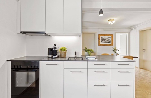 Parpan Apartment | Cozy Apartment for 4 with Balcony, WIFI & Kitchen Access
